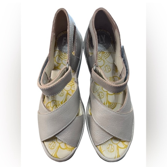 Fly London Wedge sz9 - Picture 2 of 4